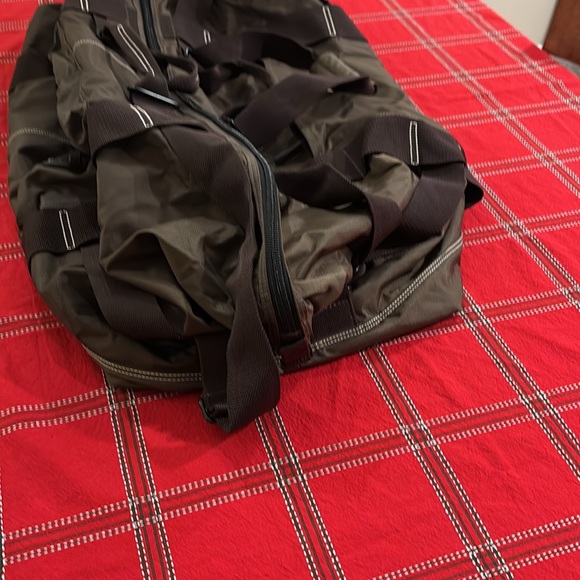 Excellent duffle bag. - Picture 7 of 7